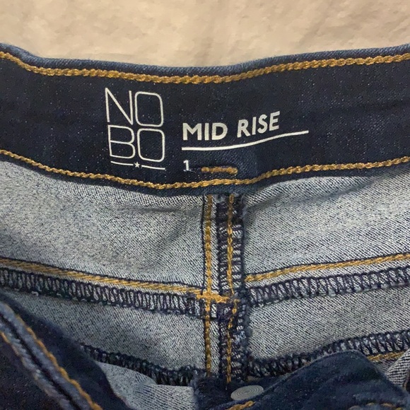 No Boundaries Juniors Stretch Mid-Rise Shorts - Picture 4 of 7